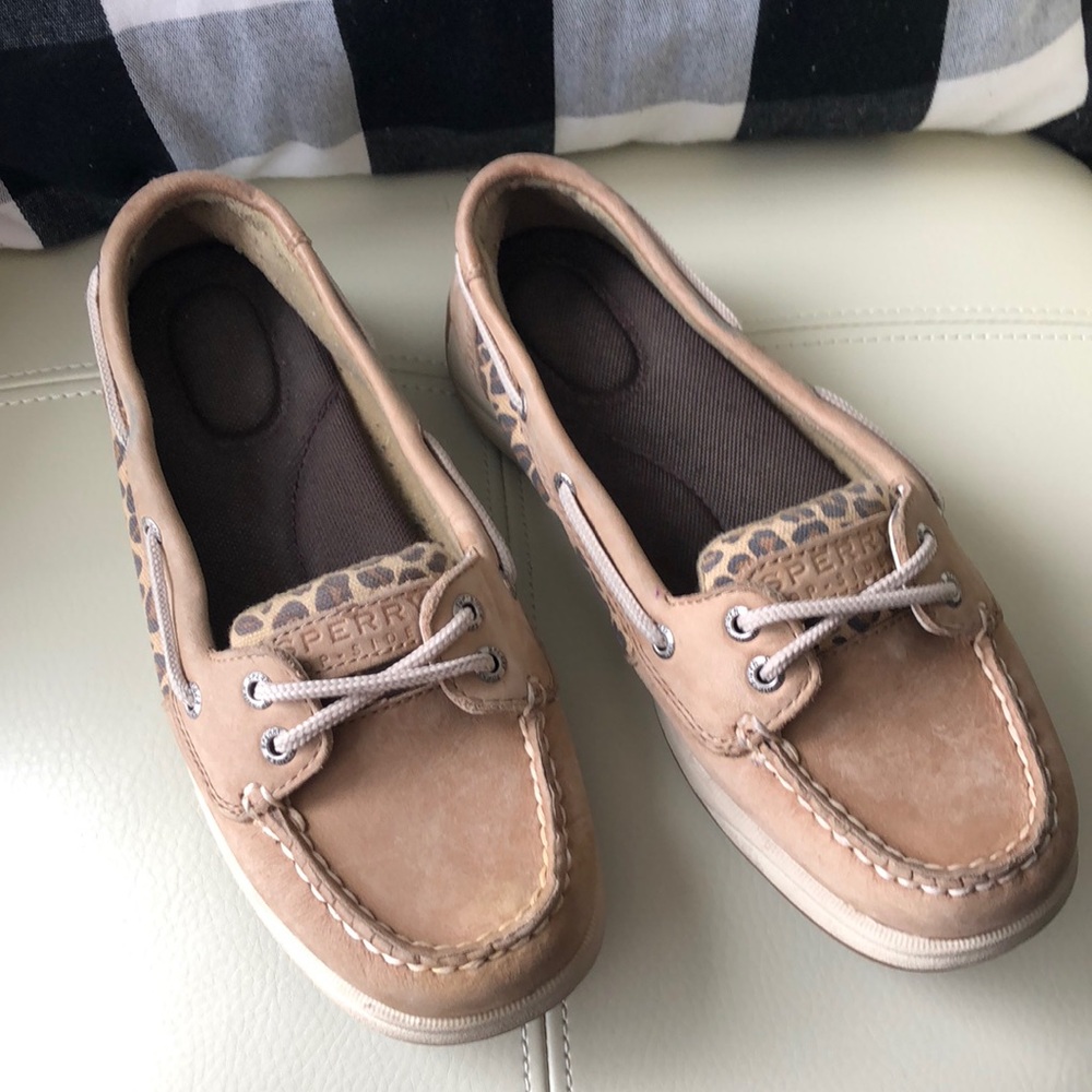 Great Sperry boat shoes with cheetah print!